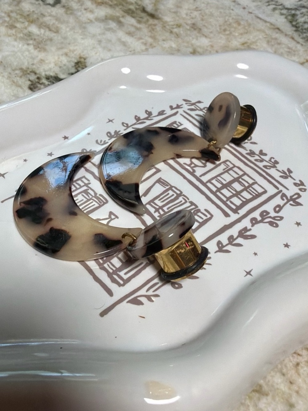 Tortoiseshell Crescent Gauged Earrings